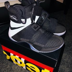 Nike Lebron Soldier 10 black and white